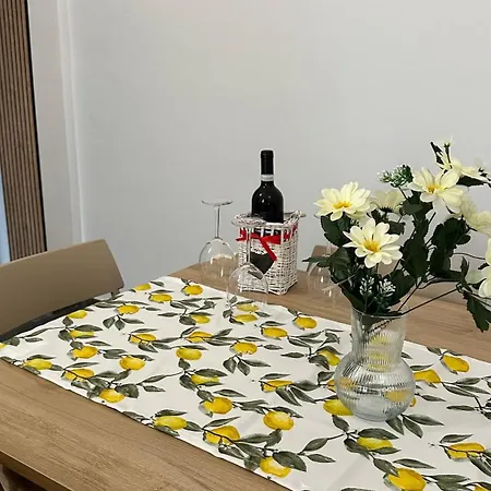 Nyaraló Casa Enza 17 *